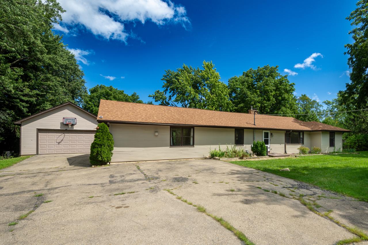 35861 N Fuller Rd., Gurnee, IL 60031