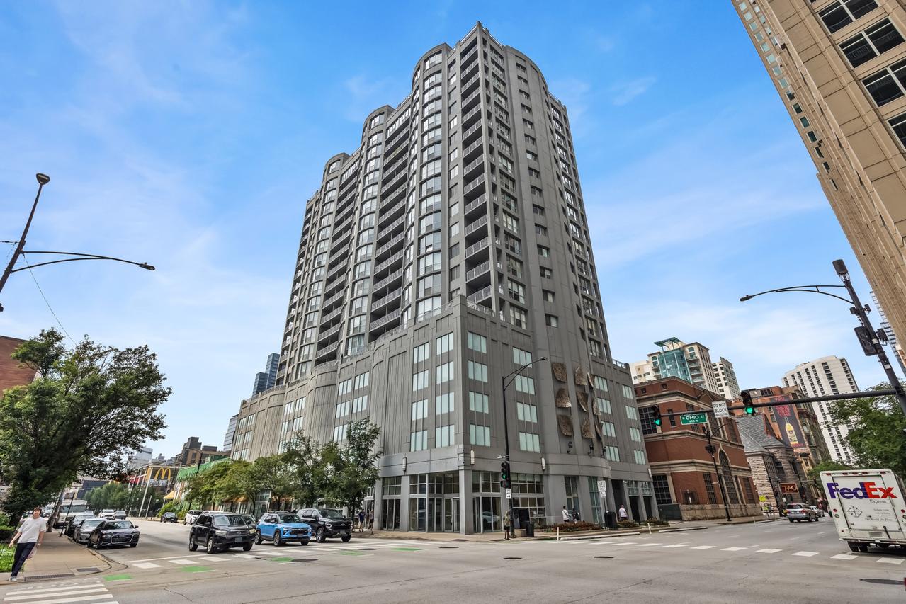 600 N Dearborn St. #1805, Chicago, IL 60654