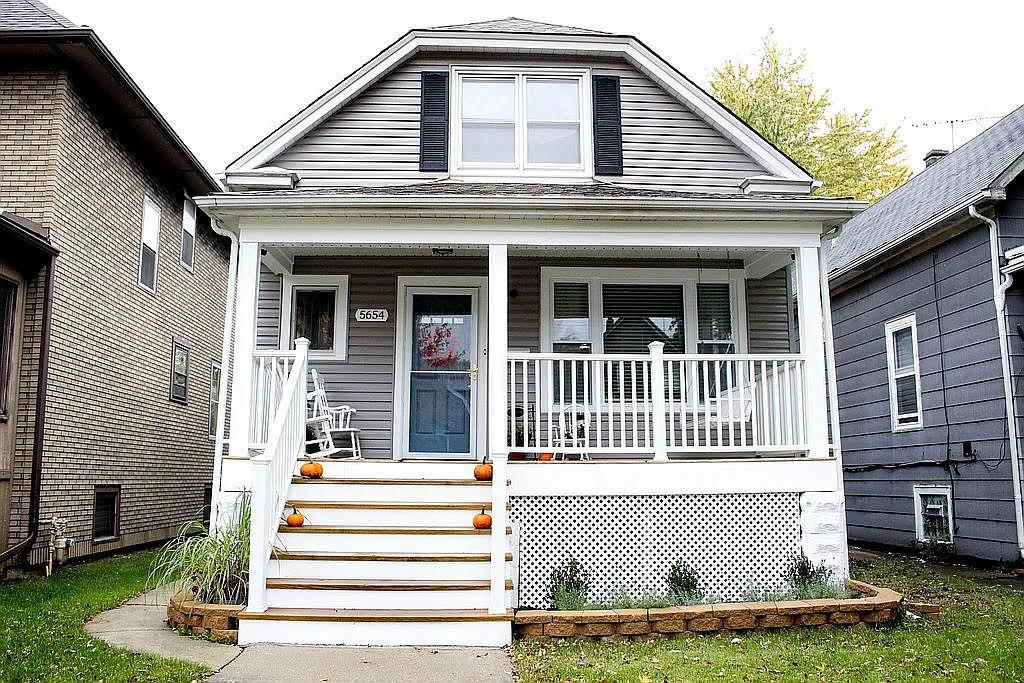 5654 W Byron St., Chicago, IL 60634