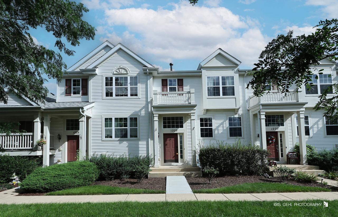 1225 Driftwood Ln., Pingree Grove, IL 60140