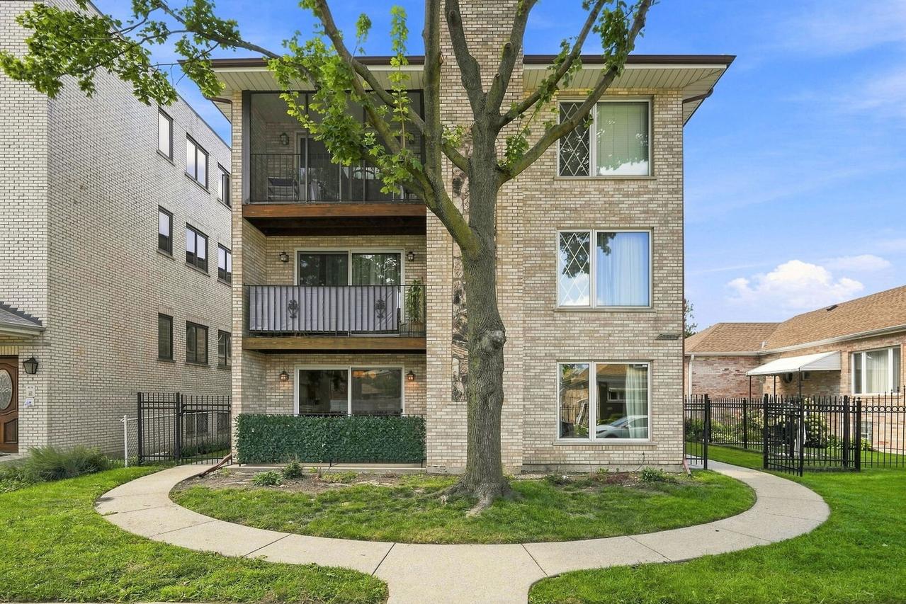 2530 N 74th Ave. #1, Elmwood Park, IL 60707