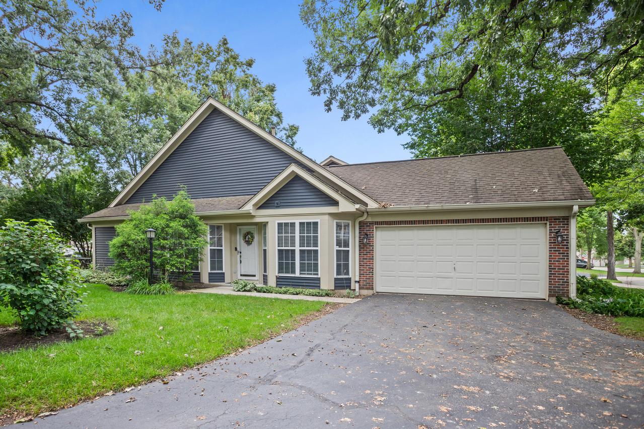 689 Bent Ridge Ln., Elgin, IL 60120