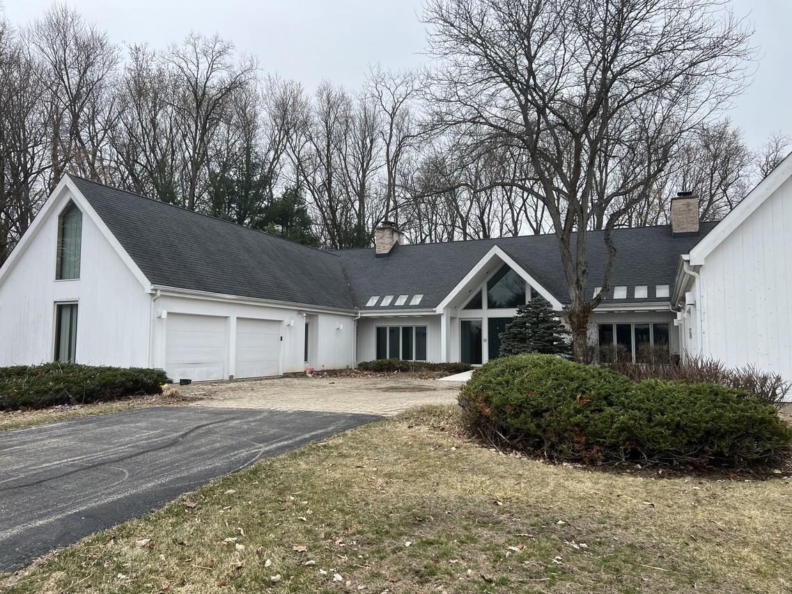 7716 Crystal Springs Rd., Bull Valley, IL 60098