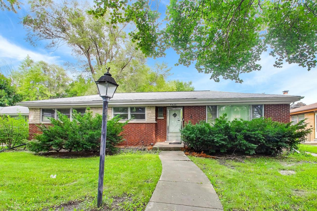 8425 Lawndale Ave., Skokie, IL 60076