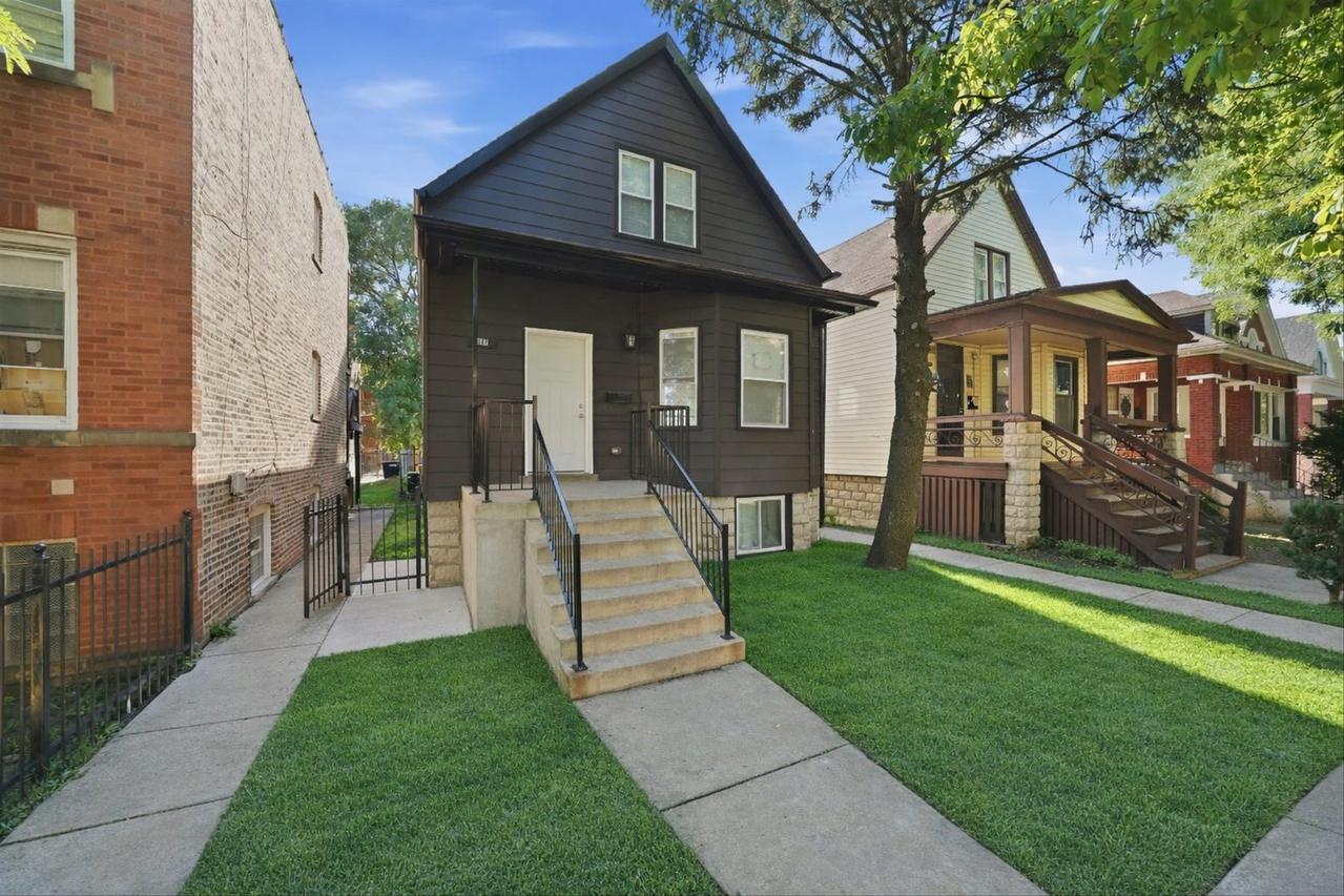 7607 S May St., Chicago, IL 60620