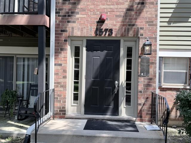 1573 Raymond Dr. #102, Naperville, IL 60563