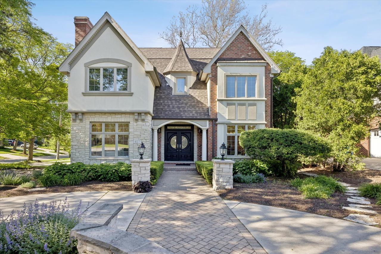 417 W 9th St., Hinsdale, IL 60521