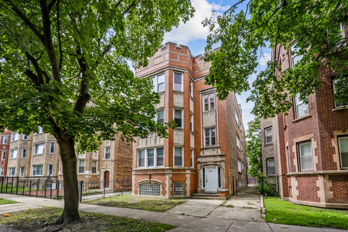 7726 S Kingston Ave., Chicago, IL 60649