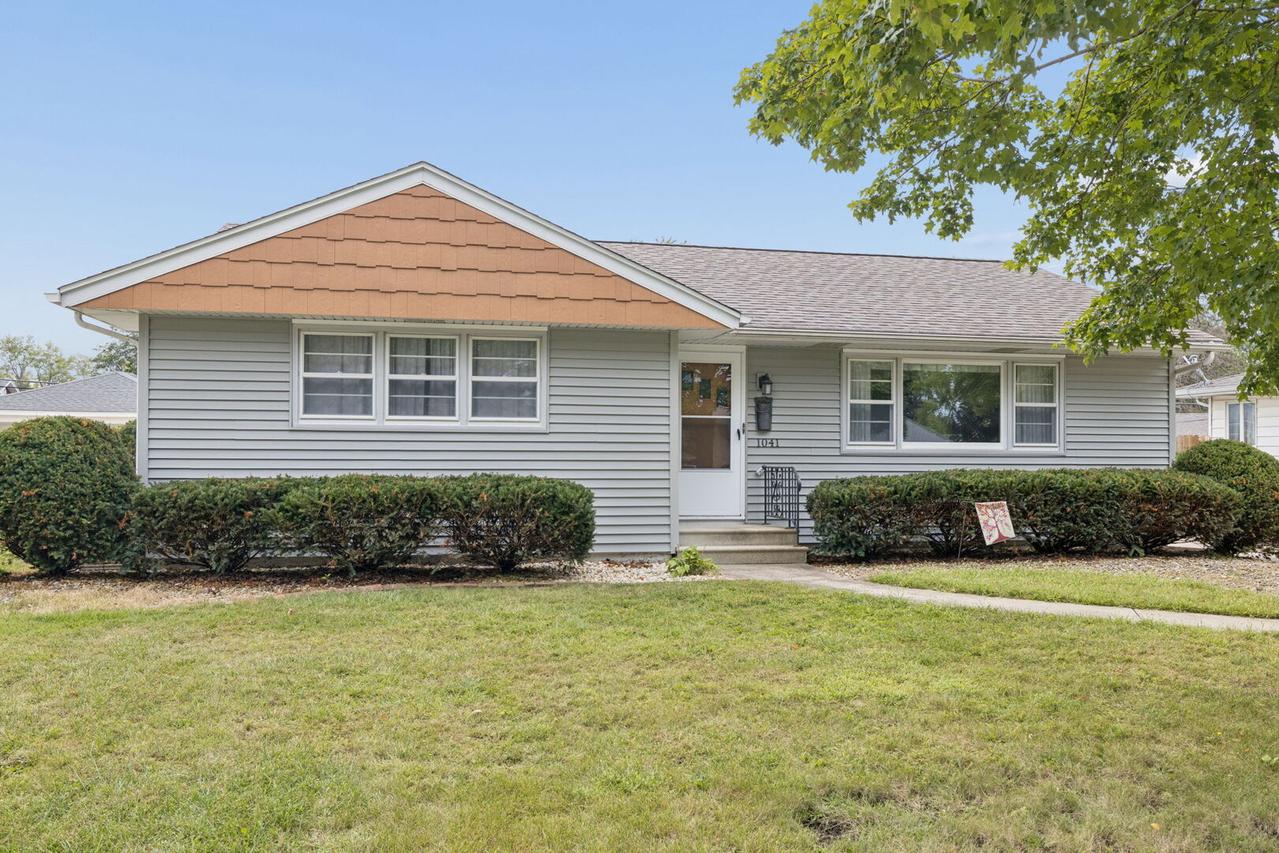 1041 E 8th St., Lockport, IL 60441