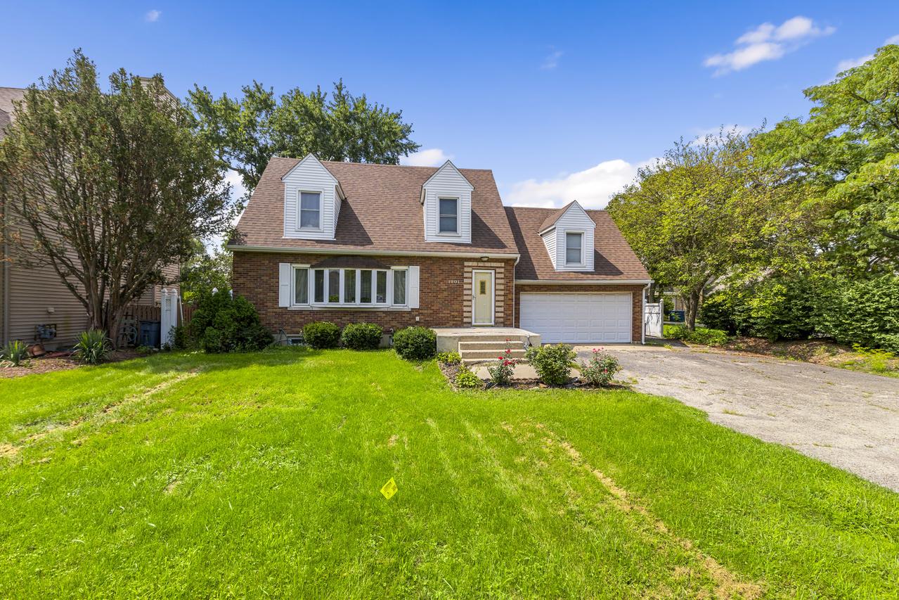 1801 W Carriage Ct., Addison, IL 60101