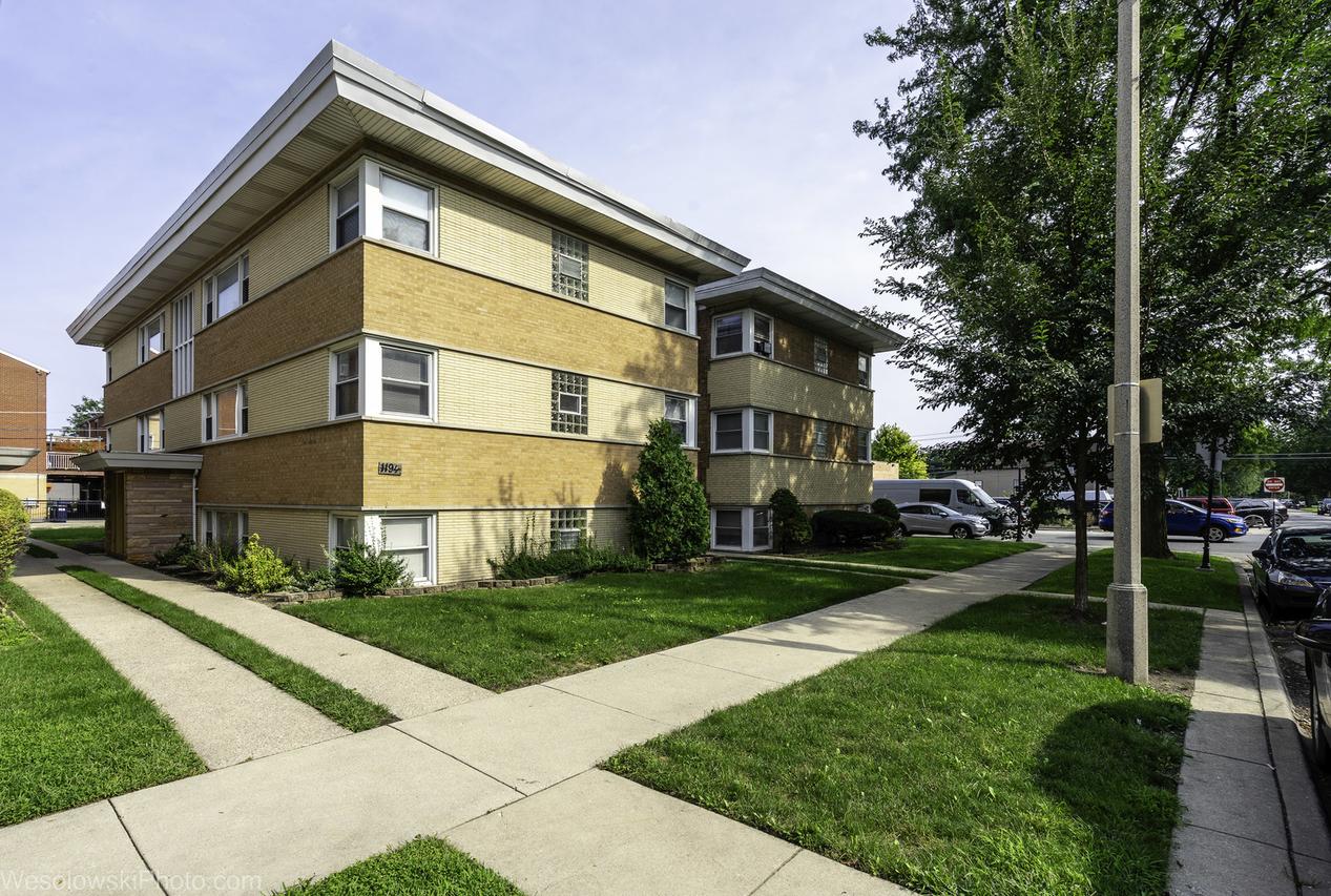 1194 S Kenilworth Ave. #1W, Oak Park, IL 60304