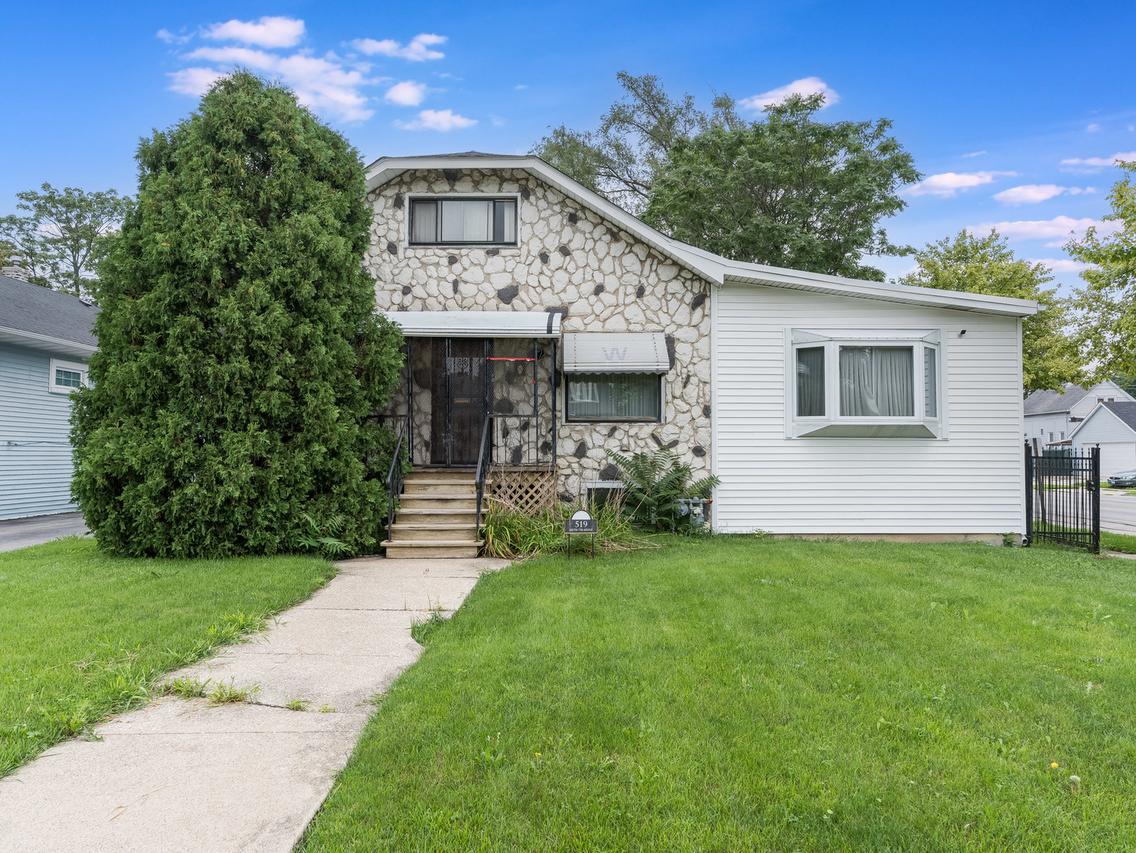 519 S 7th Ave., Maywood, IL 60153