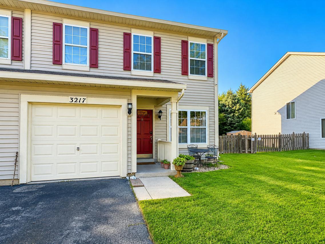 3217 Hoffman St., Plano, IL 60545
