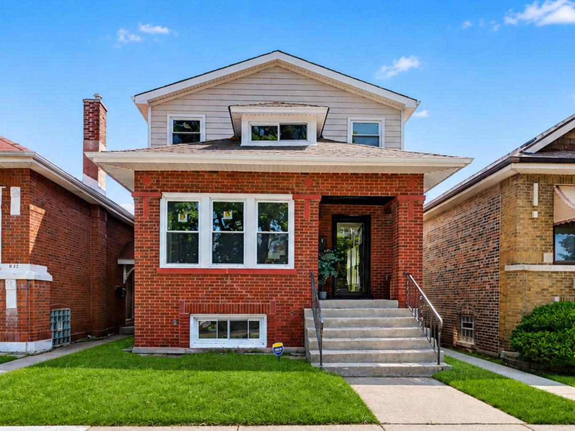 8445 S Luella Ave., Chicago, IL 60617