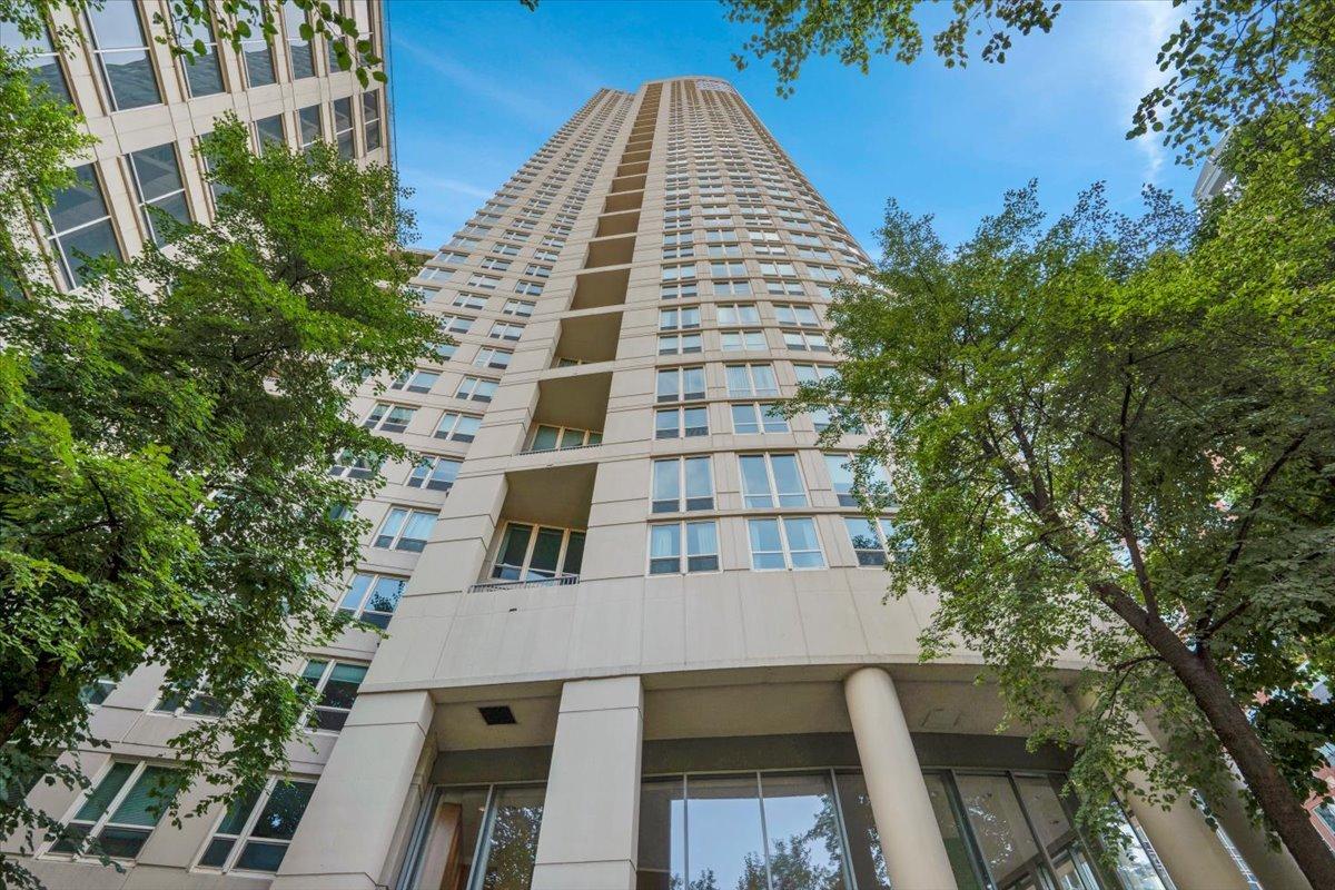 345 N La Salle Dr. #3604, Chicago, IL 60654