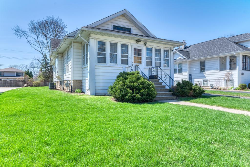 904 Caton Ave., Joliet, IL 60435