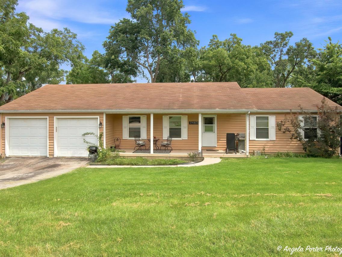24878 W Highwoods Dr., Lake Villa, IL 60046