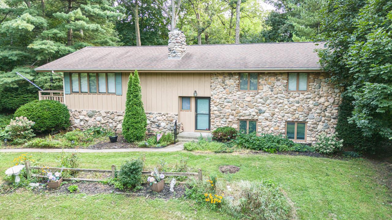 7901 Louella Dr., Roscoe, IL 61073