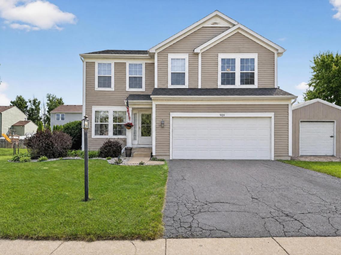 909 Walnut Dr., Kirkland, IL 60146