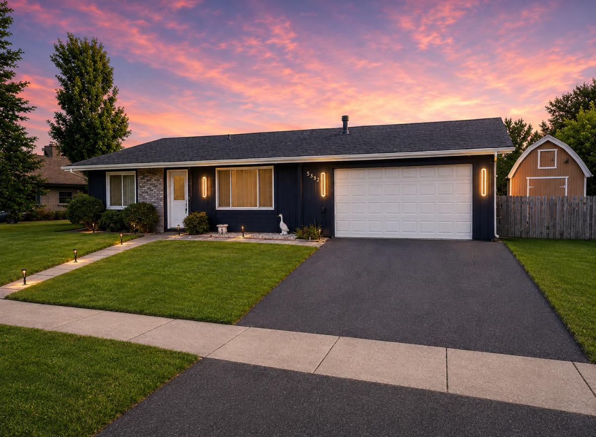 5332 Fonda Ln., Hanover Park, IL 60133