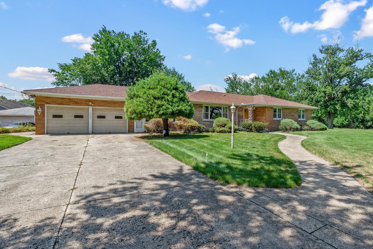 15400 Paxton Ave., South Holland, IL 60473