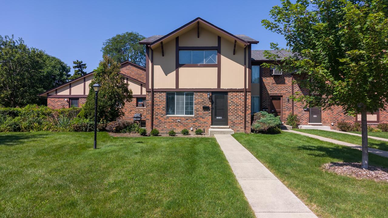 1S168 Ardmore Ave., Villa Park, IL 60181