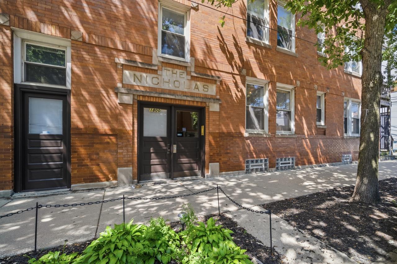 1800 W Superior St. #1N, Chicago, IL 60622