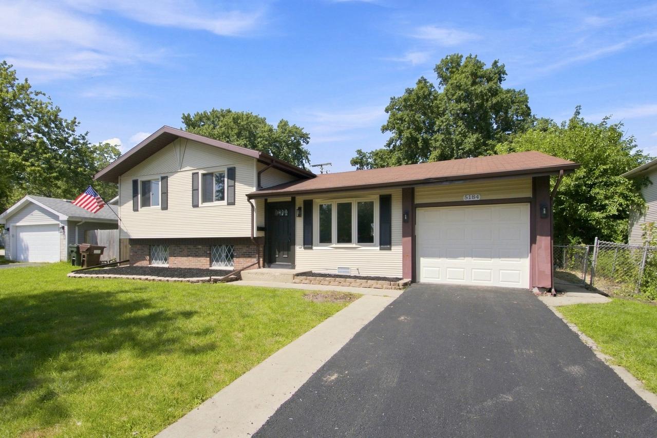 5184 Deerpath Rd., Oak Forest, IL 60452