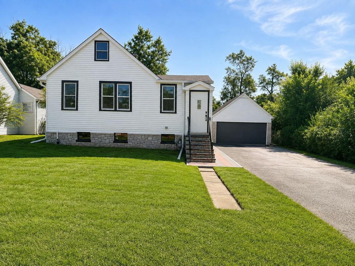 211 N Graylynn Dr., Mount Prospect, IL 60056