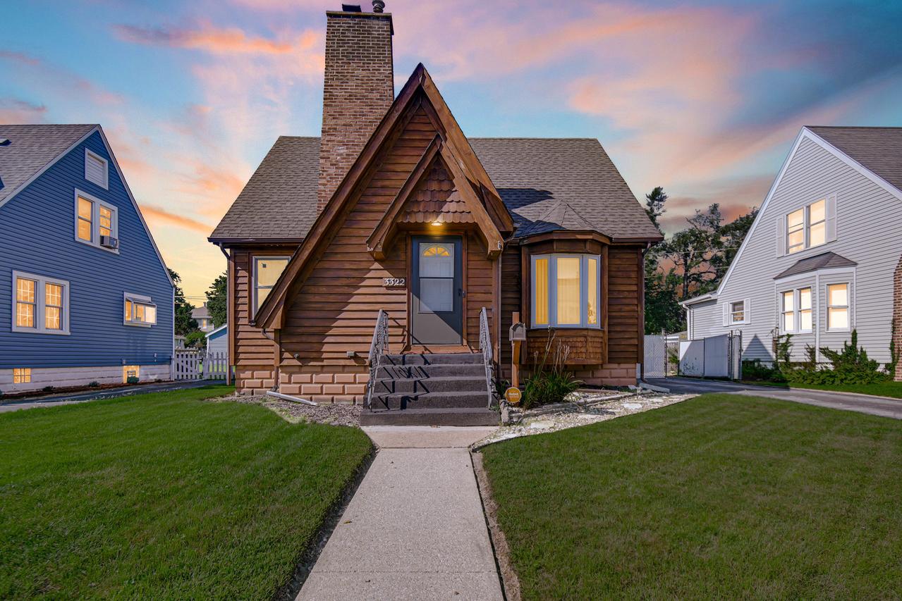 3322 Ann St., Lansing, IL 60438