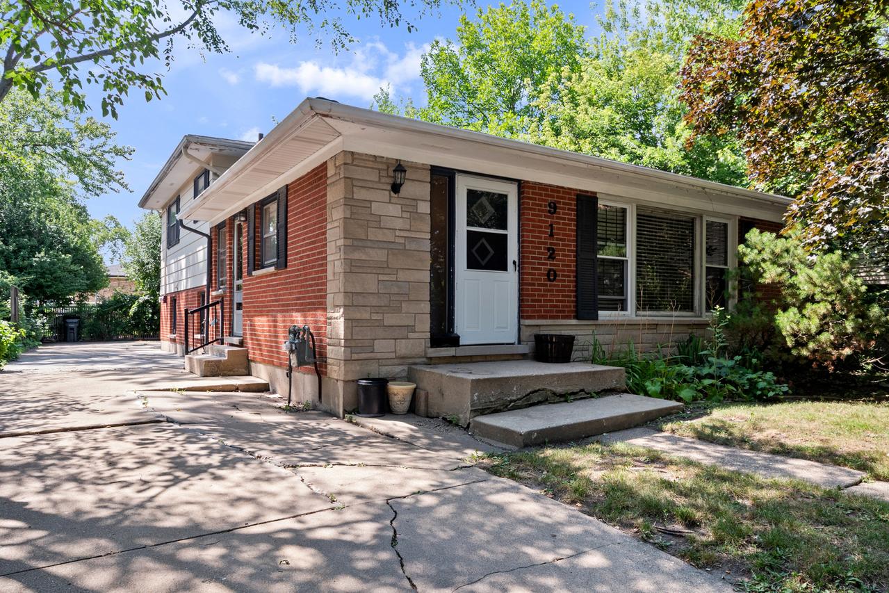 9120 E Prairie Rd., Evanston, IL 60203