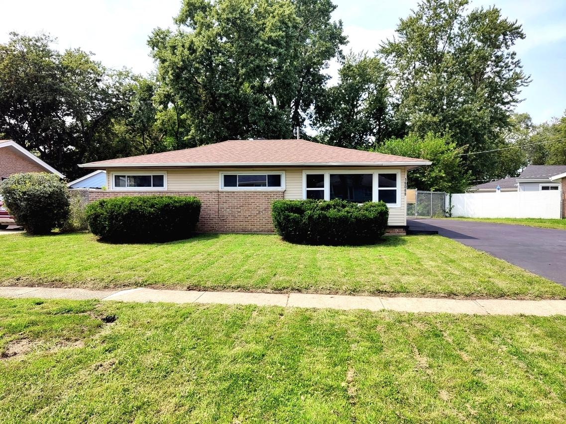 16068 Richmond Ave., Markham, IL 60428