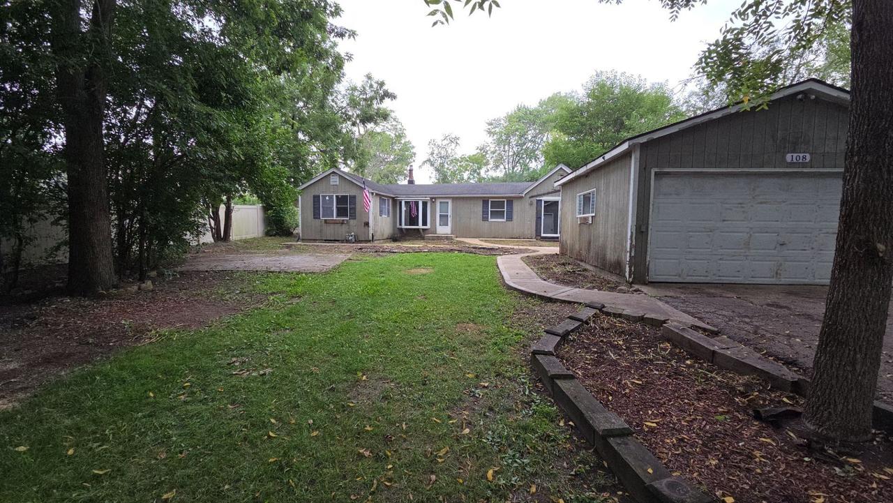 108 Ridgeland Ave., West Chicago, IL 60185