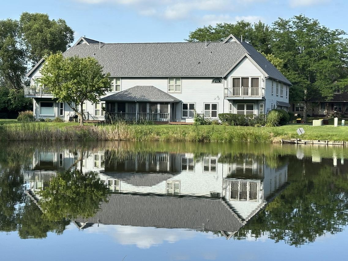 935 Victoria Dr., Woodstock, IL 60098