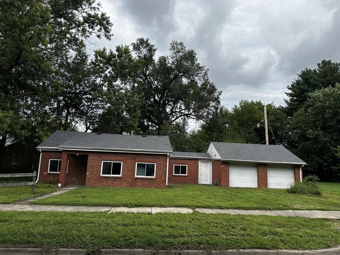 1102 N Mckinley Ave., Champaign, IL 61821