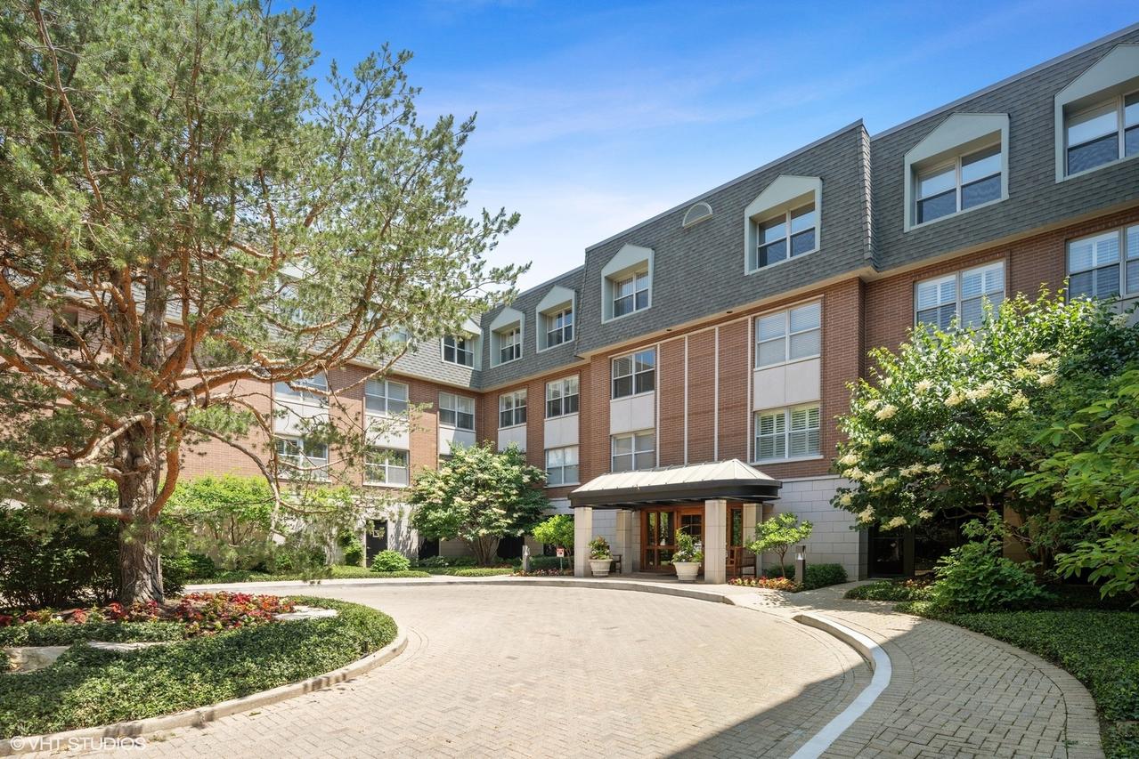 800 Deerfield Rd. #309, Highland Park, IL 60035