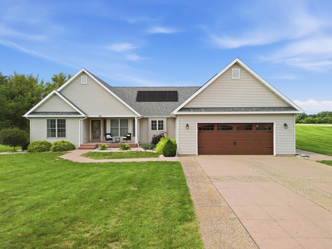 714 Keller Dr., Dixon, IL 61021