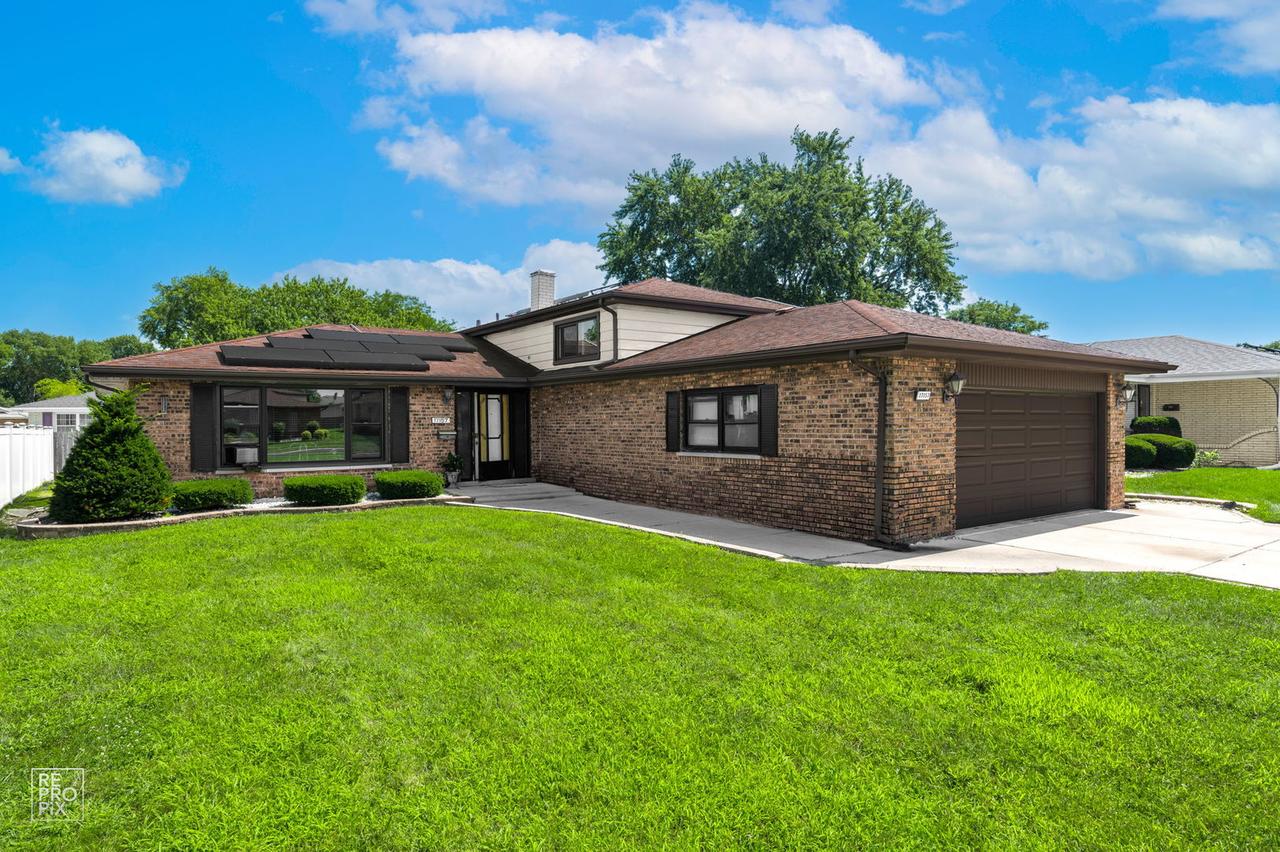 17157 Langley Ave., South Holland, IL 60473