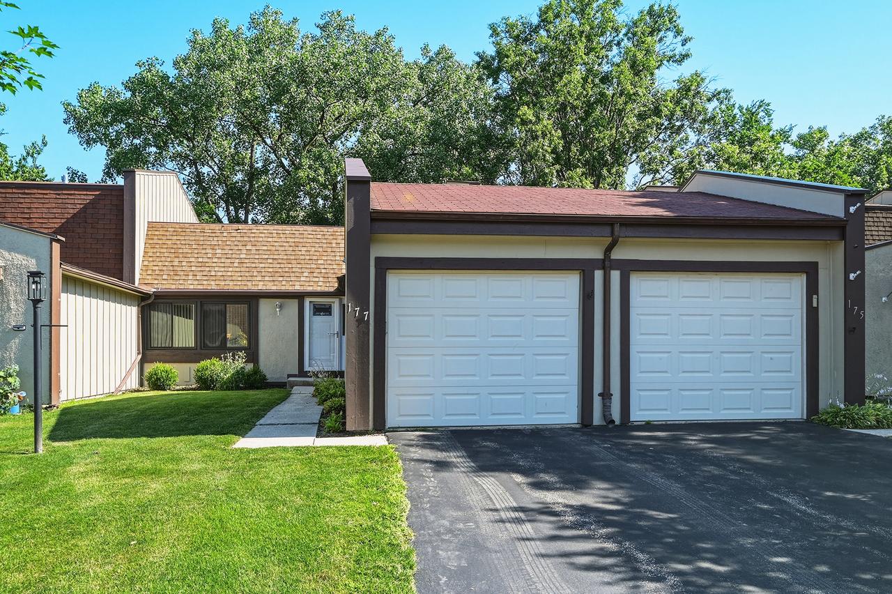 177 Cascade Dr., Indian Head Park, IL 60525