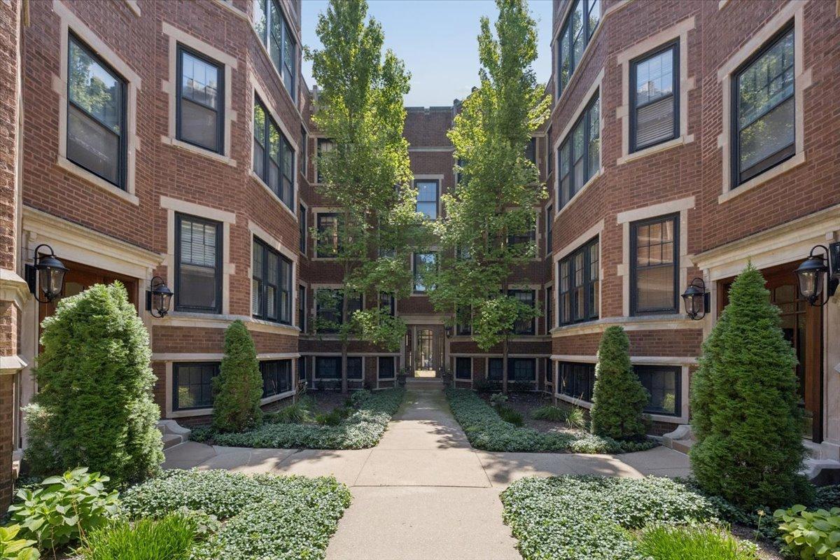 632 Sheridan Sq. #2, Evanston, IL 60202