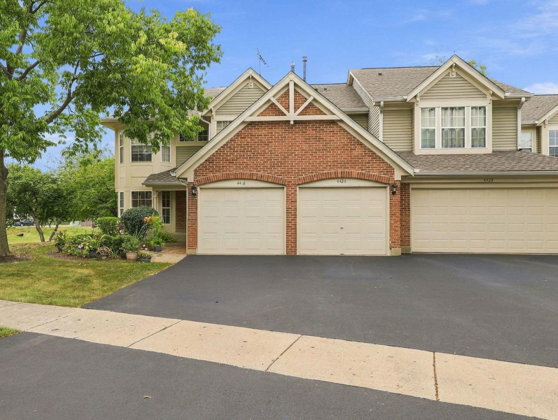 4420 Edinburg Ln., Hanover Park, IL 60133