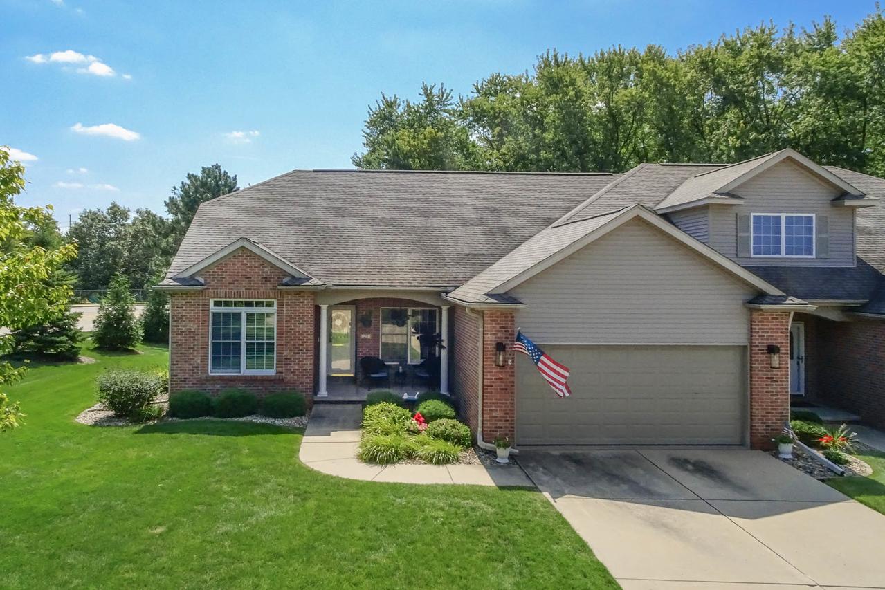25 Spring Ridge Cir., Bloomington, IL 61704
