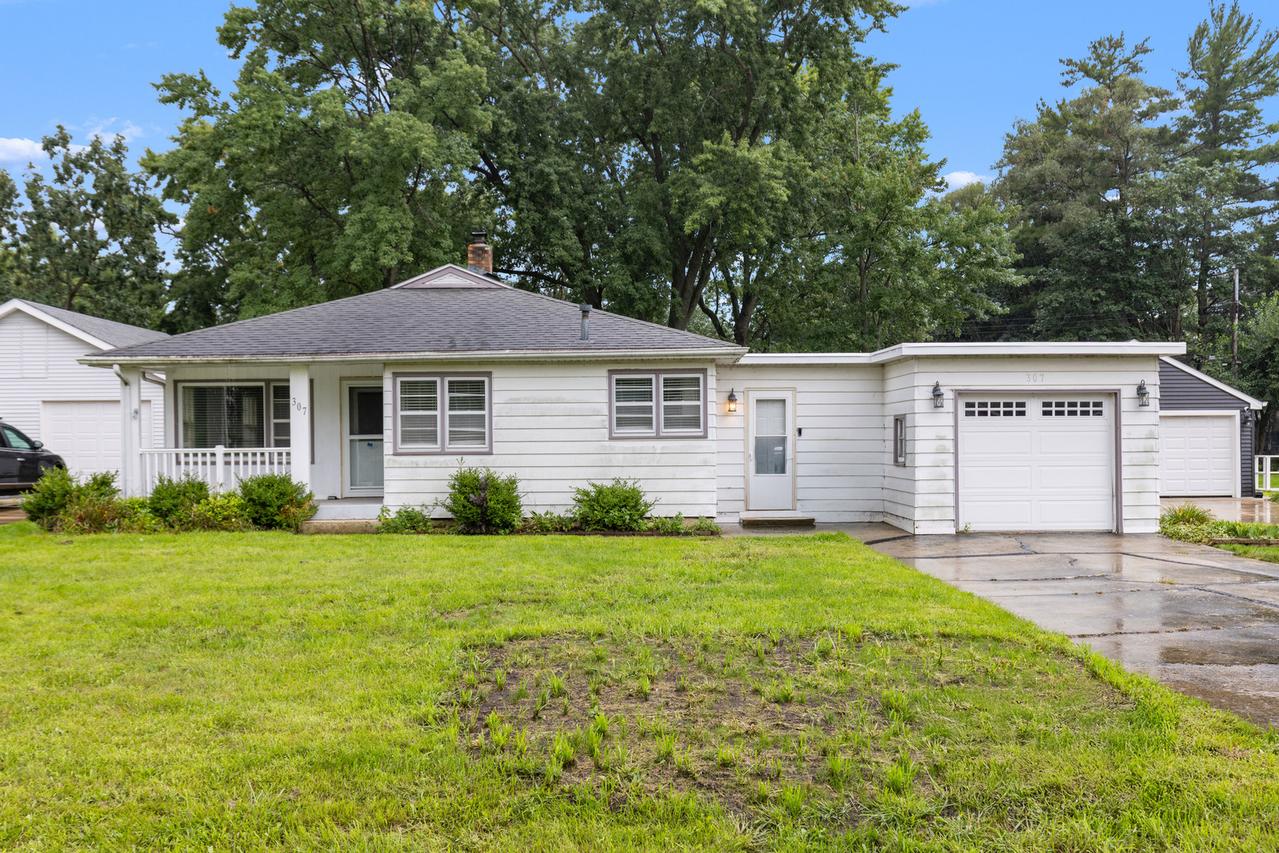 307 Superior Ave., Machesney Park, IL 61115