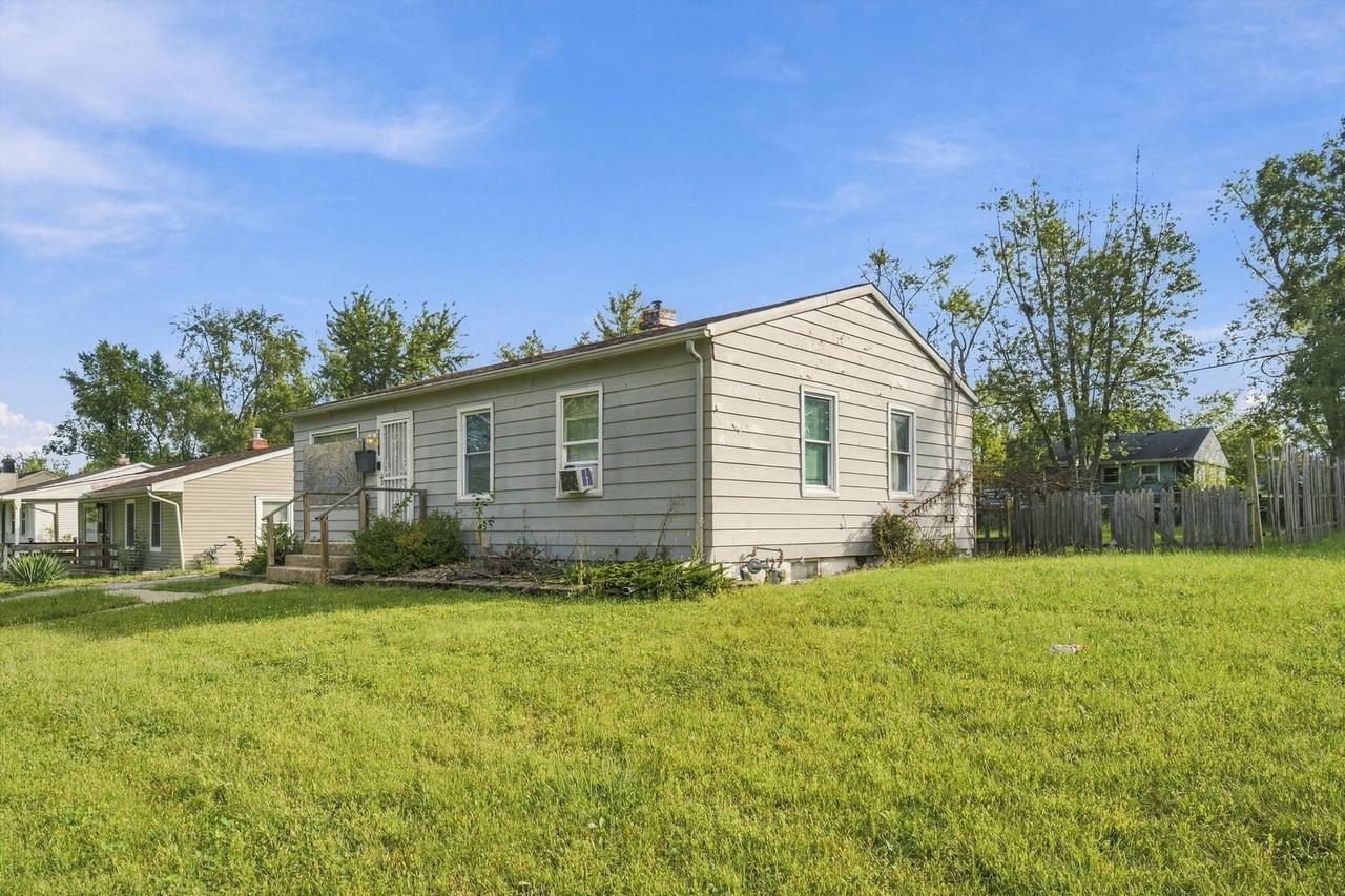 22109 Yates Ave., Sauk Village, IL 60411