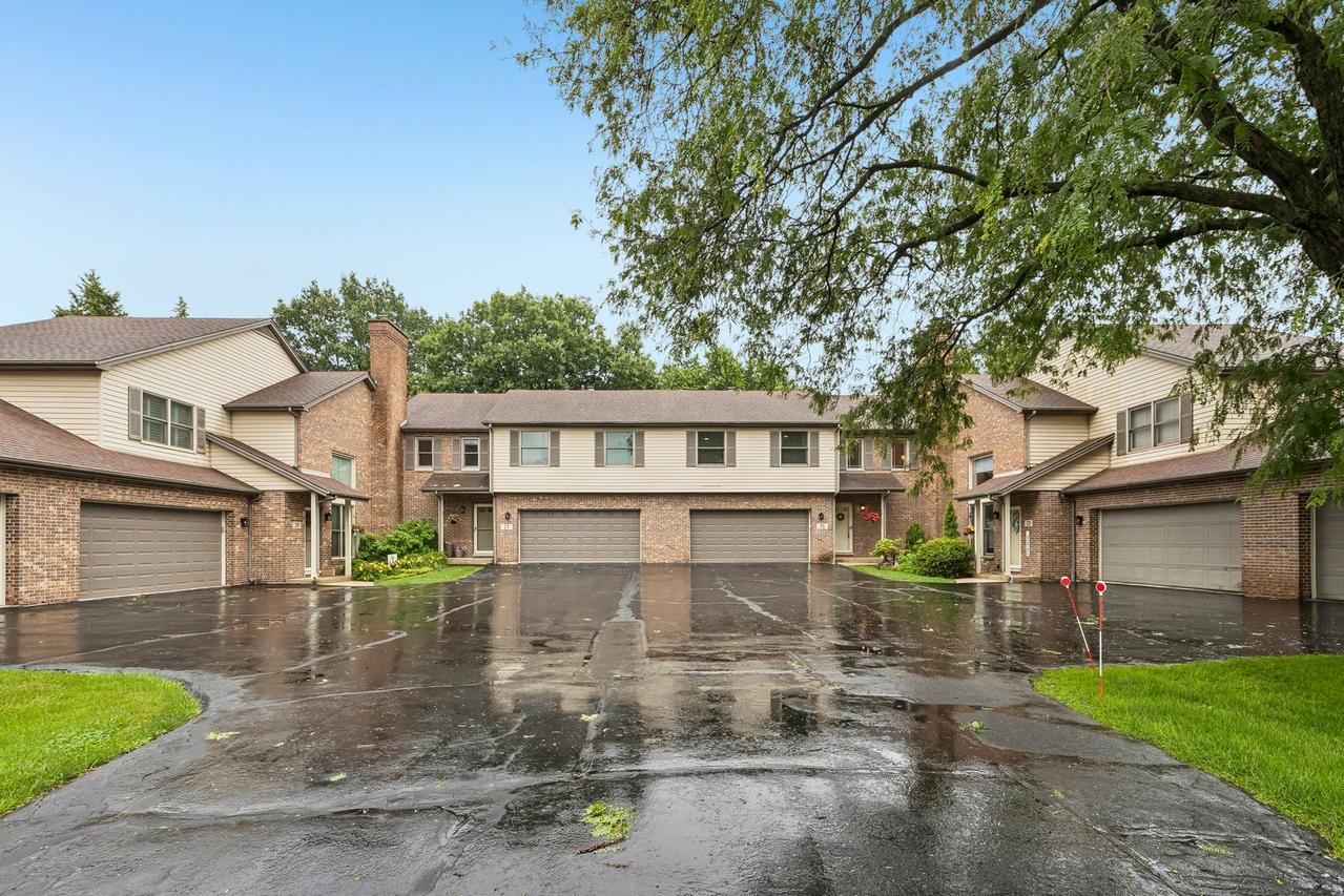 25 Melrose St., Westmont, IL 60559