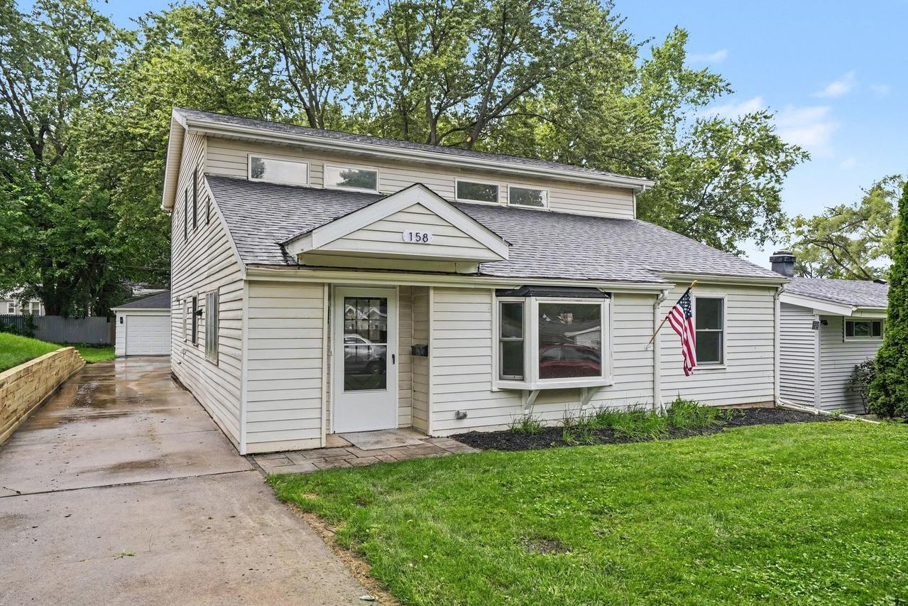 158 N Prairie Ave., Mundelein, IL 60060