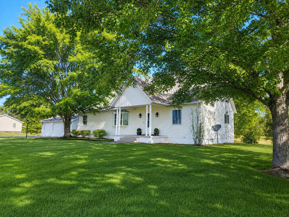 6463 State Route 154 Hwy., Duquoin, IL 62832