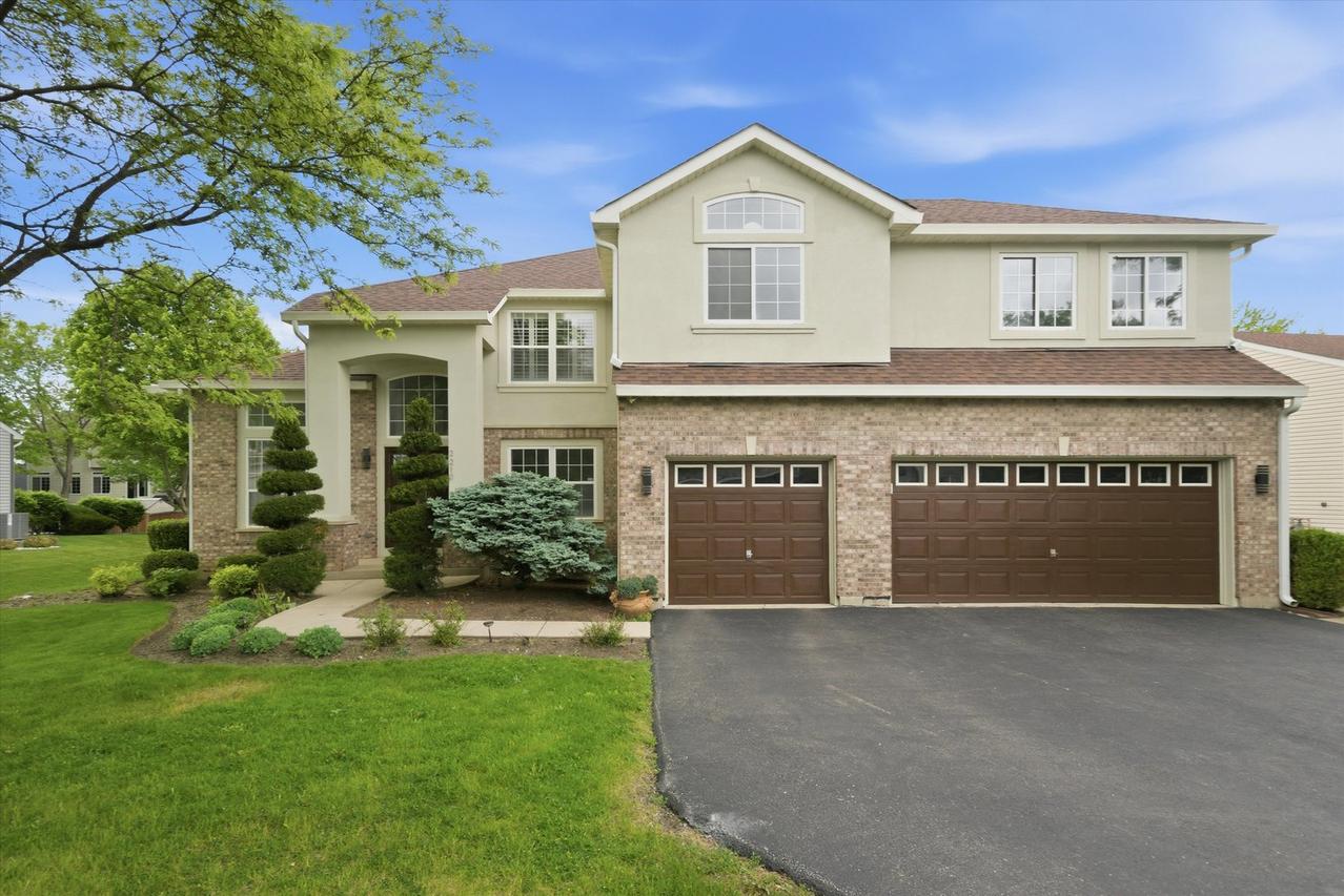 2210 Fieldcrest Dr., Mundelein, IL 60060
