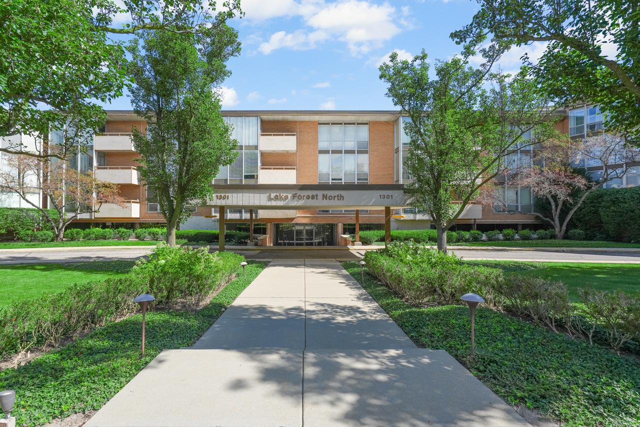 1301 N Western Ave. #217, Lake Forest, IL 60045