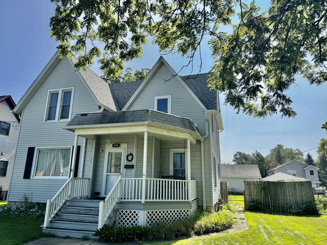 324 S 7th St., Dekalb, IL 60115